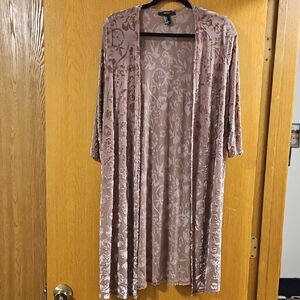 Elegant Floral Lace Kimono in Mauve